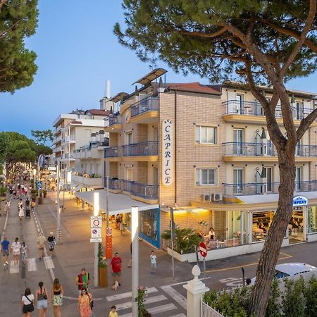 Hotel Caprice B&B - In Centro A Riccione Esterno foto