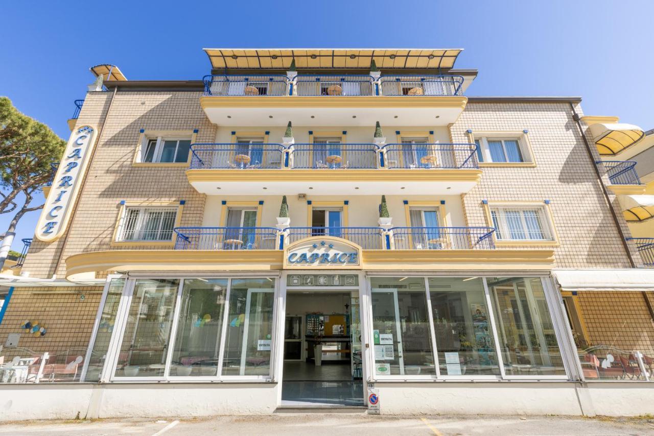 Hotel Caprice B&B - In Centro A Riccione Esterno foto