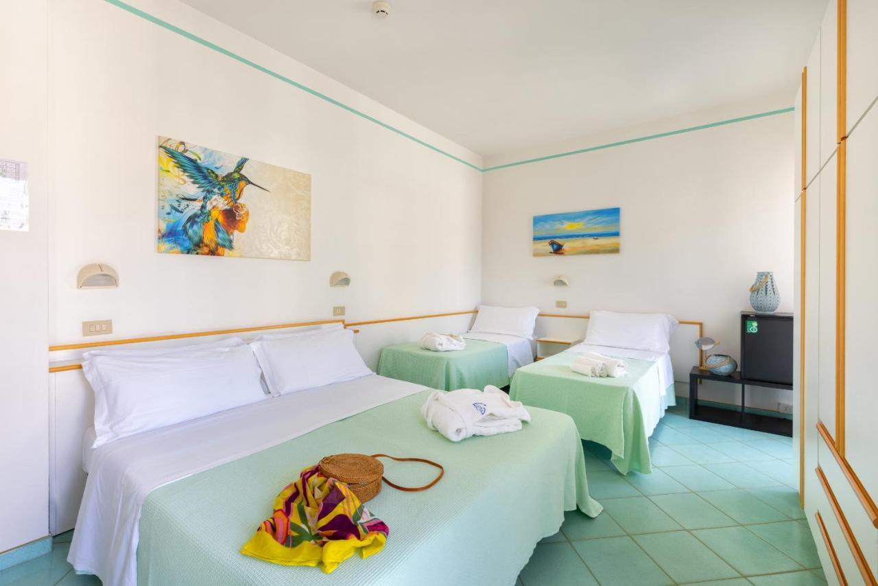 Hotel Caprice B&B - In Centro A Riccione Esterno foto
