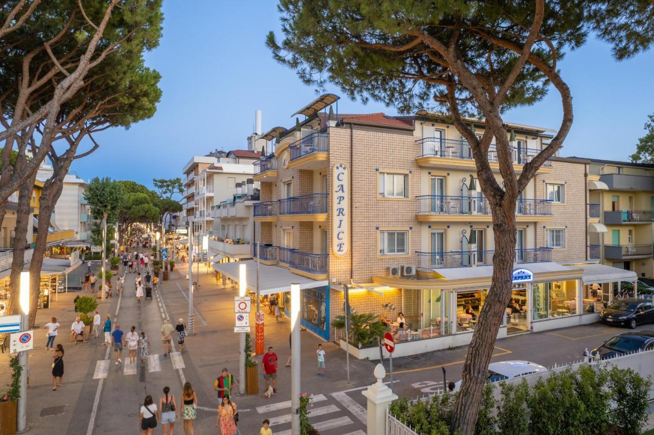 Hotel Caprice B&B - In Centro A Riccione Esterno foto
