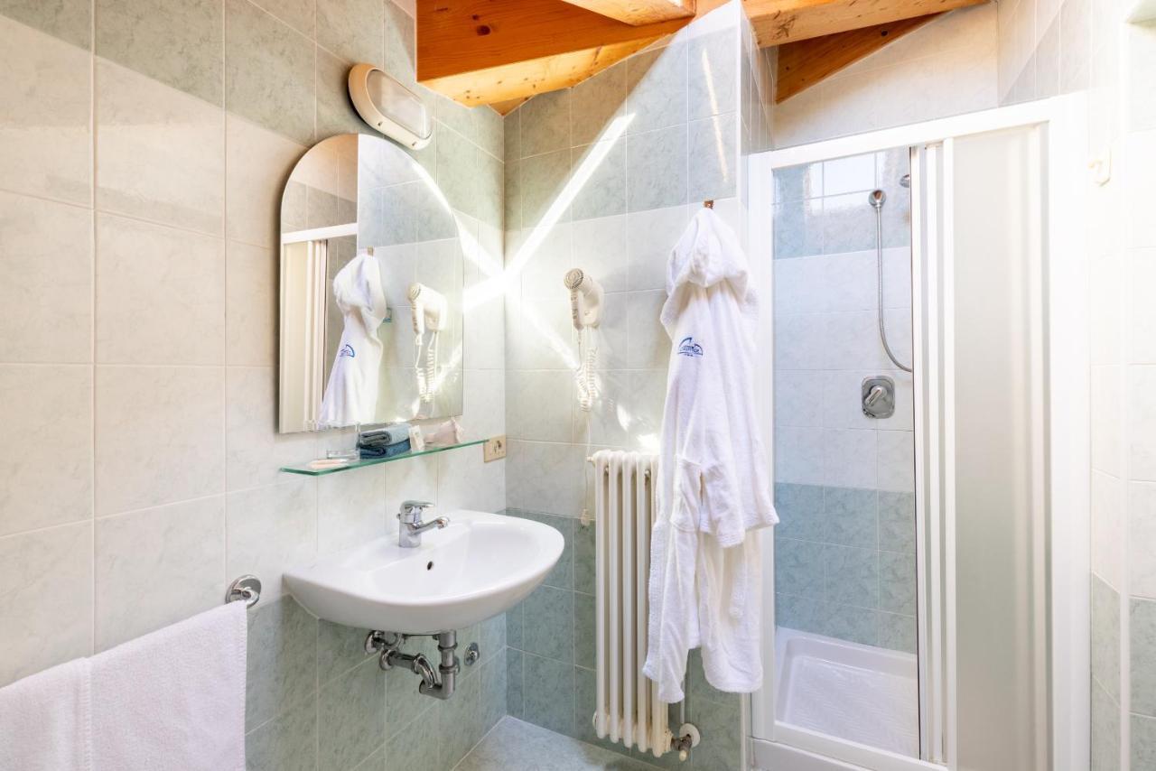 Hotel Caprice B&B - In Centro A Riccione Esterno foto