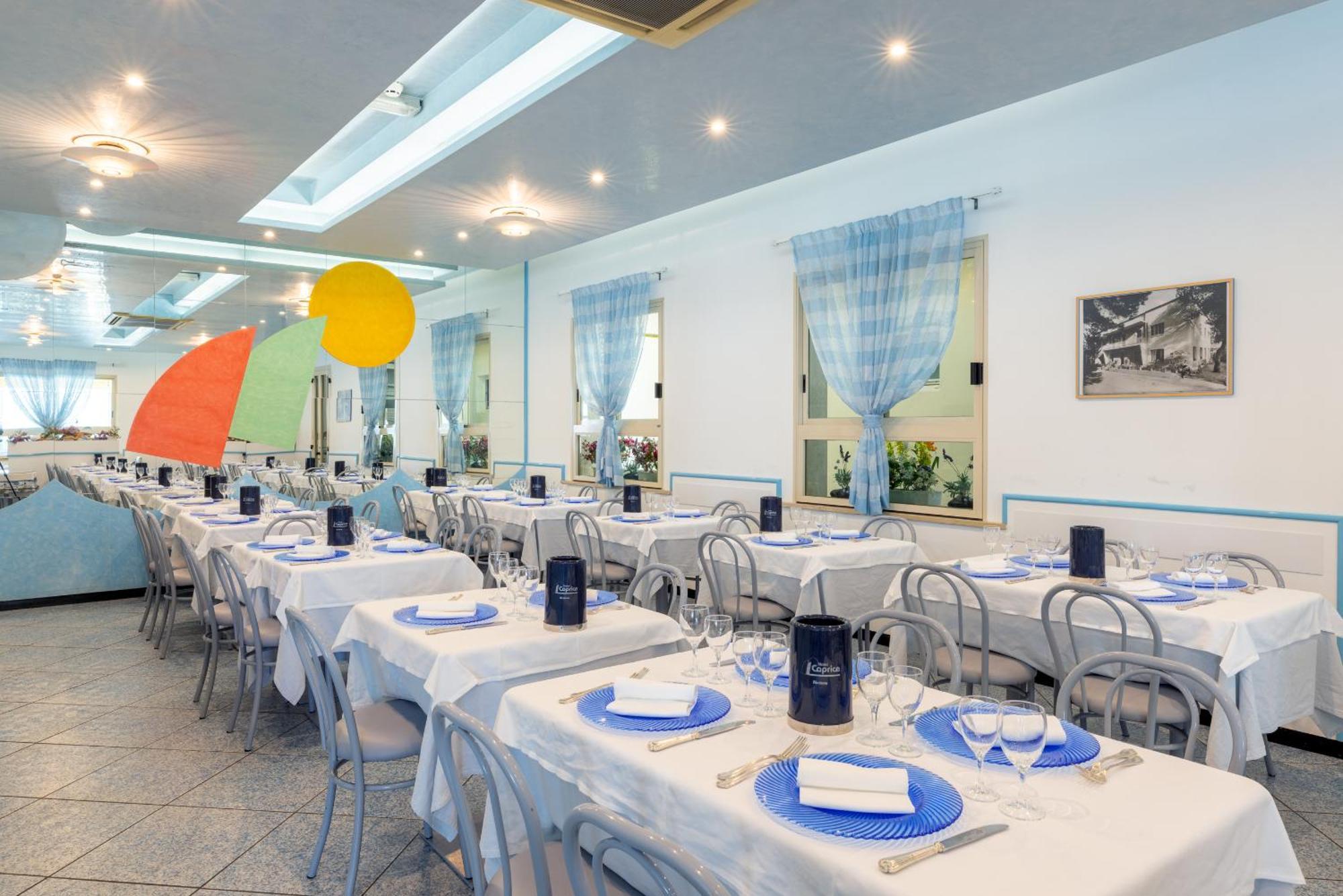 Hotel Caprice B&B - In Centro A Riccione Esterno foto