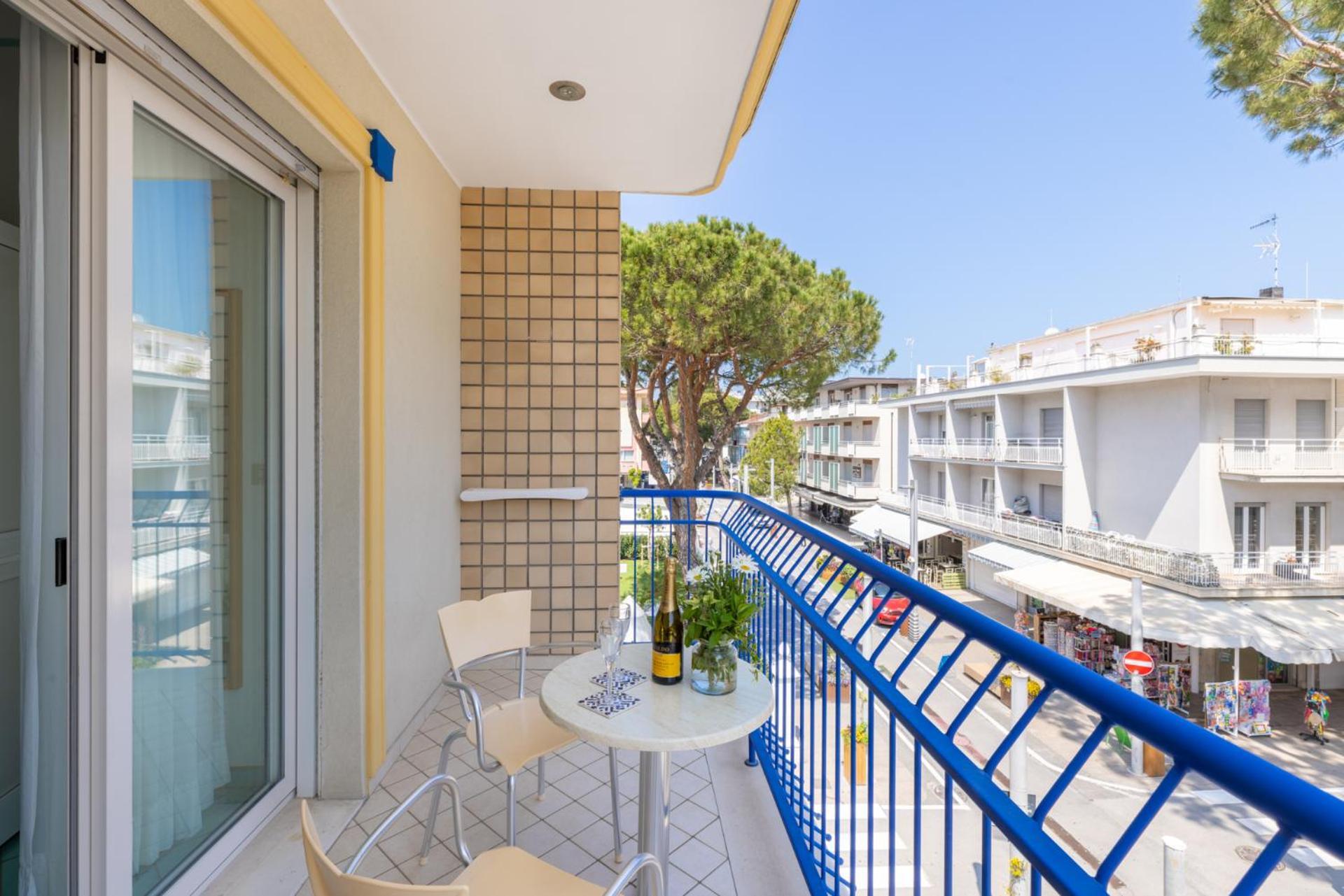 Hotel Caprice B&B - In Centro A Riccione Esterno foto
